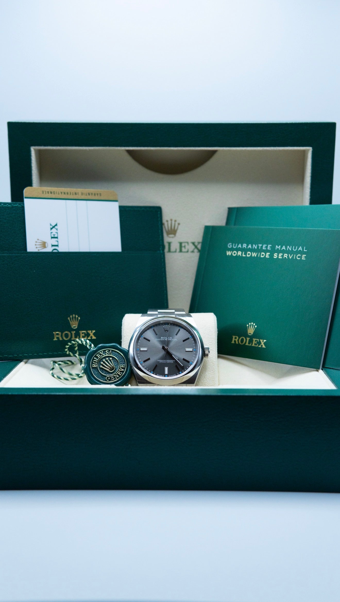 Rolex Oyster Perpetual 39 / Ref.: 114300